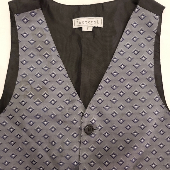 Boys Dressy Vest and Tie Set - Picture 4 of 4